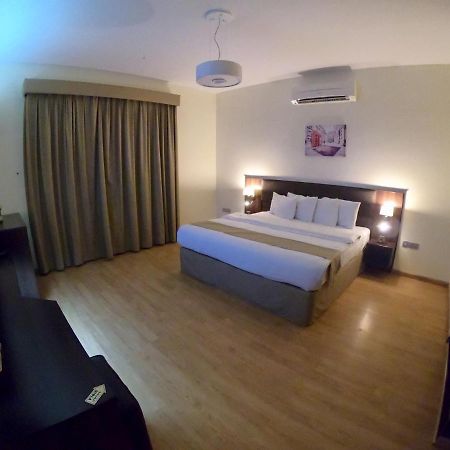 Weekend Hotel & Apartments Mascate Extérieur photo