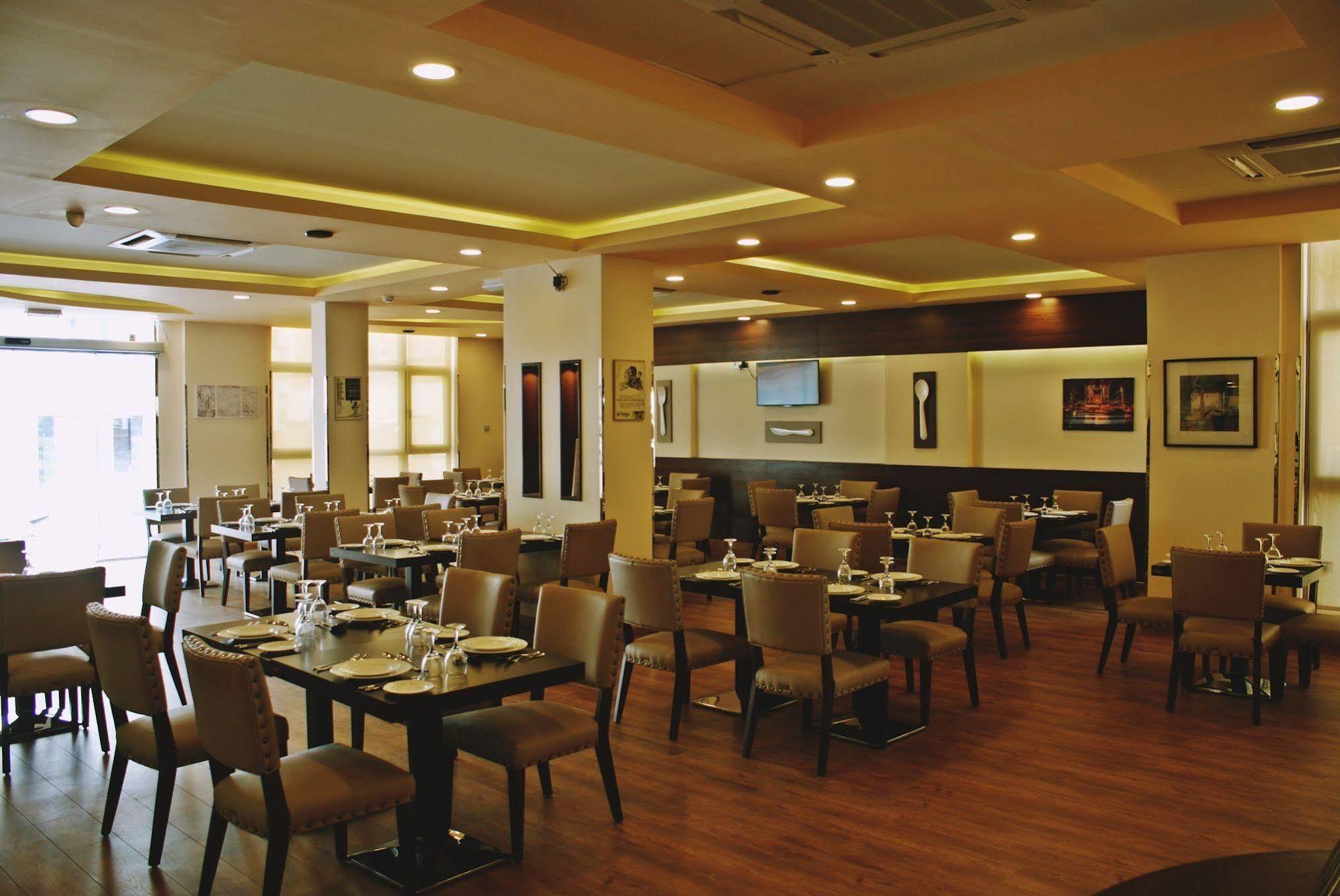 Weekend Hotel & Apartments Mascate Extérieur photo