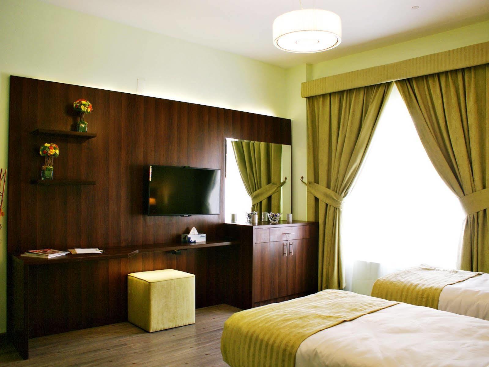 Weekend Hotel & Apartments Mascate Extérieur photo
