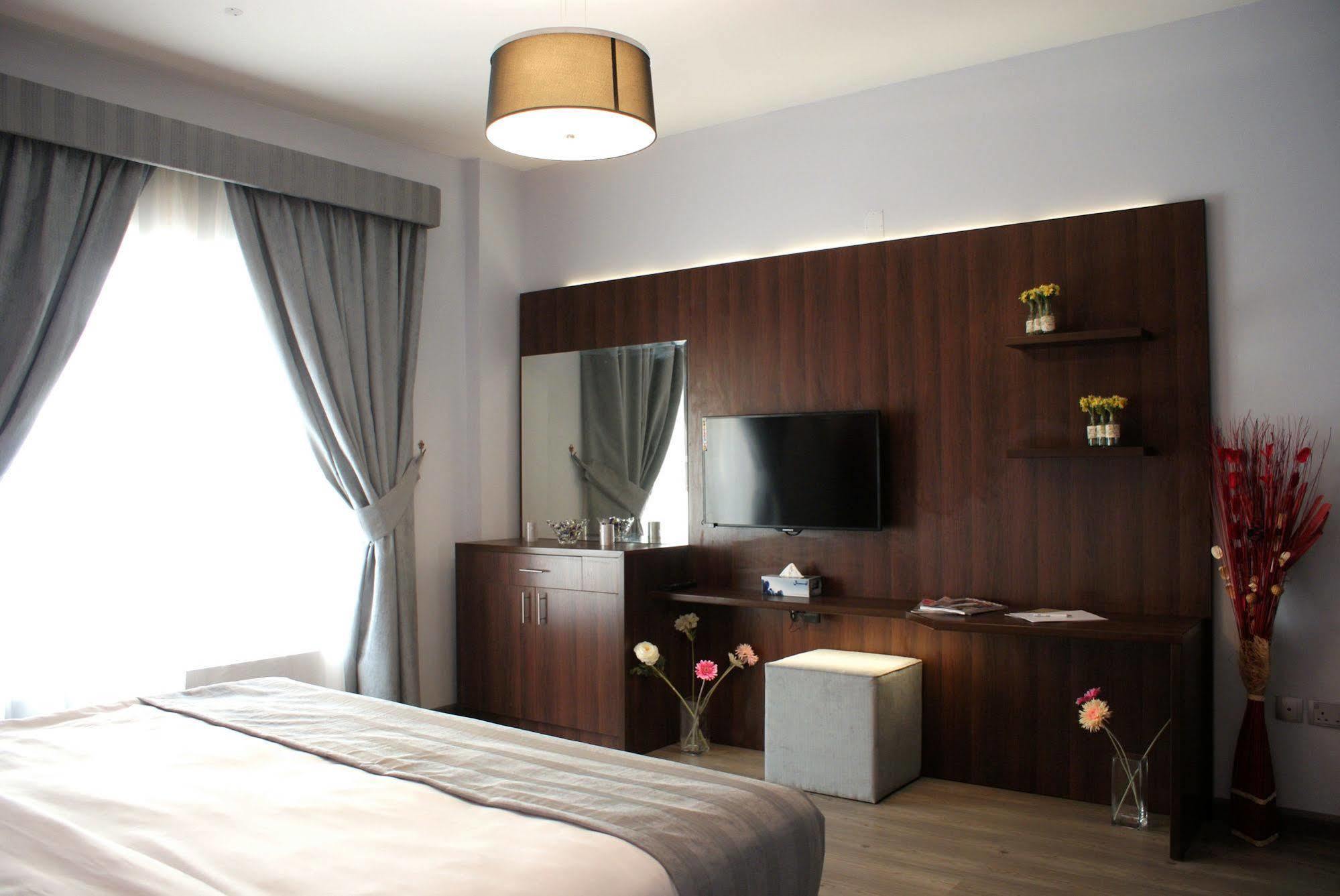 Weekend Hotel & Apartments Mascate Extérieur photo