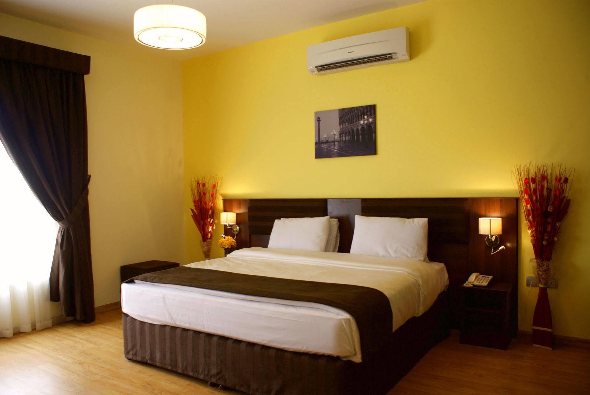 Weekend Hotel & Apartments Mascate Extérieur photo