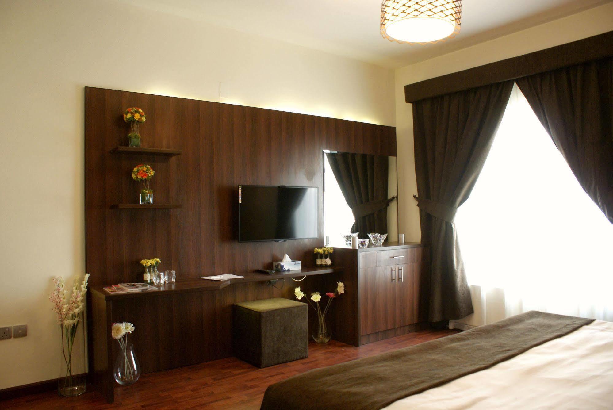 Weekend Hotel & Apartments Mascate Extérieur photo