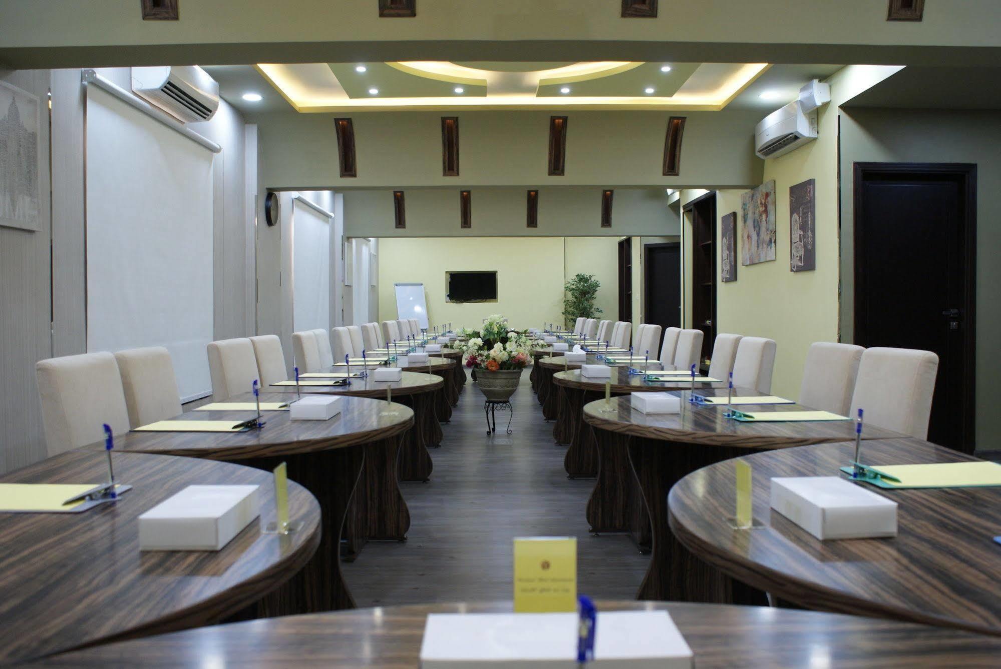 Weekend Hotel & Apartments Mascate Extérieur photo