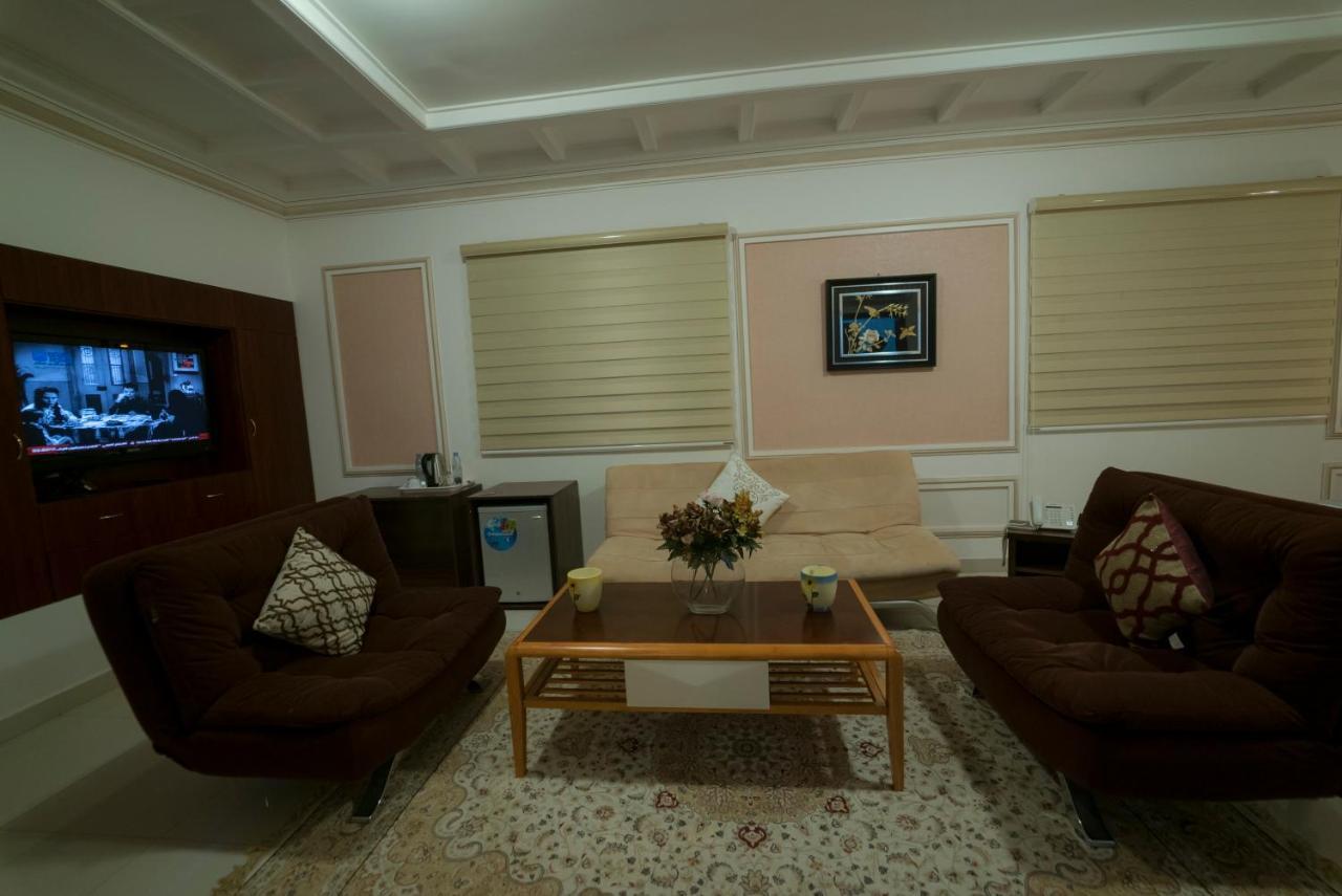 Weekend Hotel & Apartments Mascate Extérieur photo